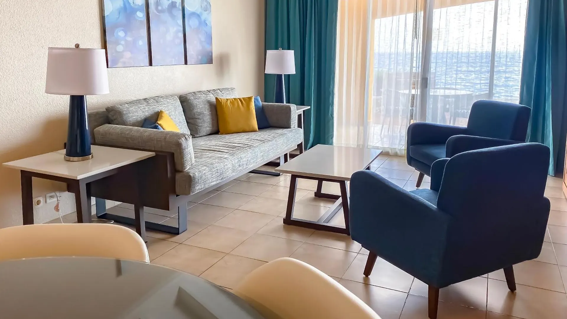 The Royal Sea Aquarium Resort Willemstad 5*,