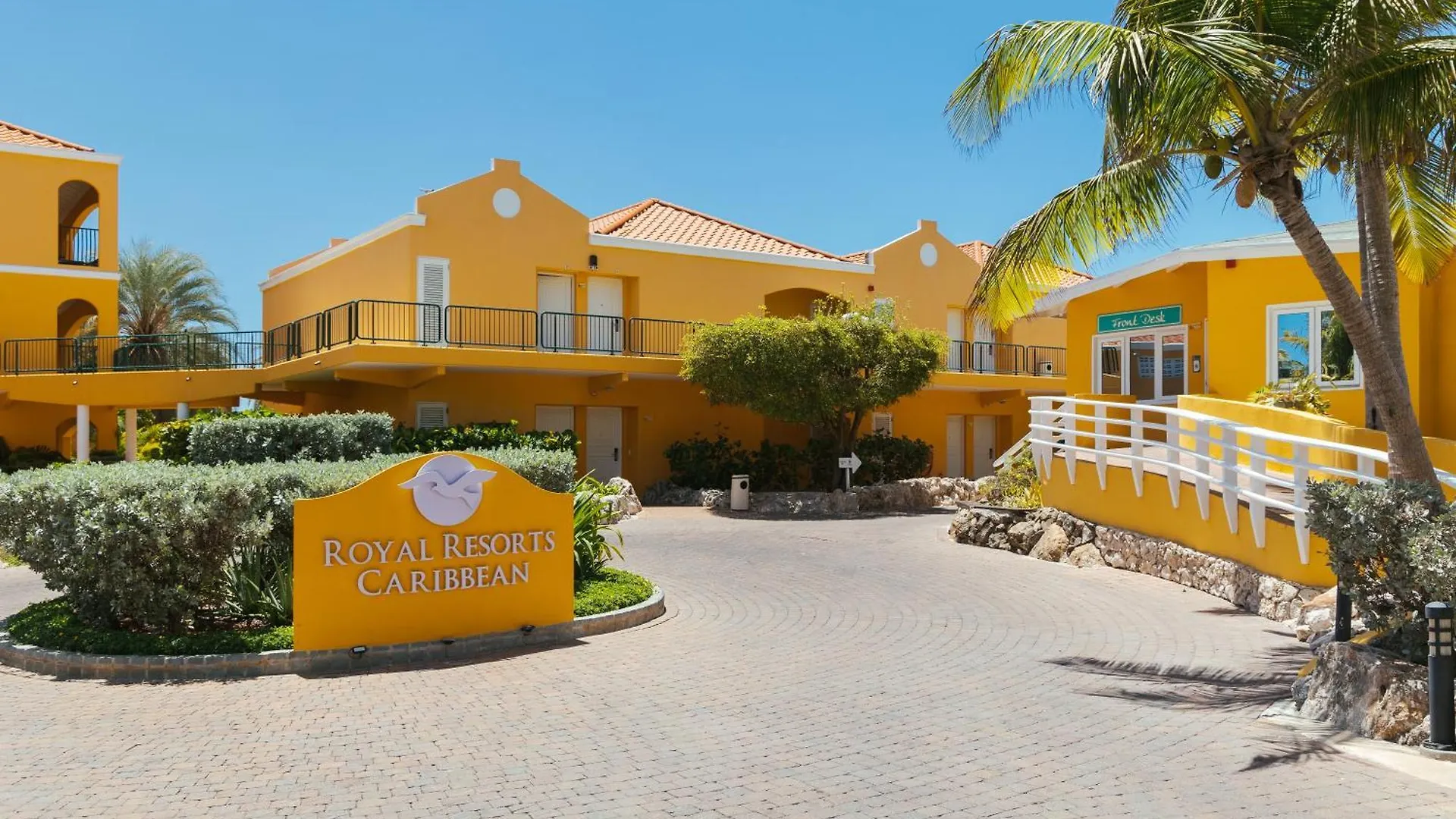 The Royal Sea Aquarium Resort Willemstad 5*,
