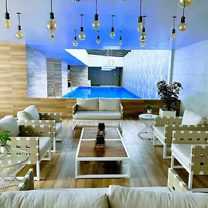 https://one-quito-parque-la-carolina-alquiler-lujo-piscina.hotelsquito.com